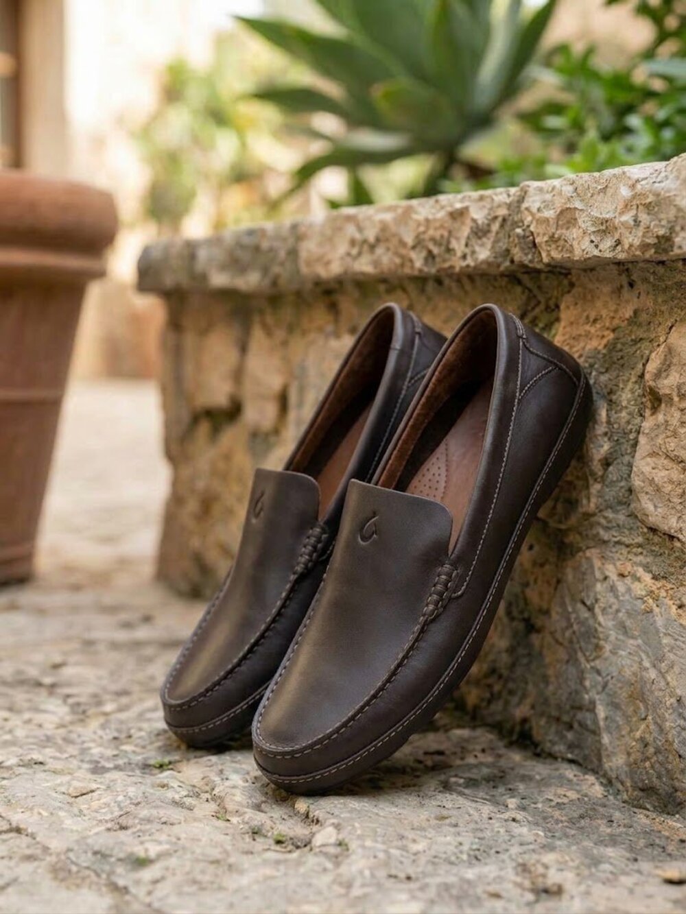 Tommy Bahama Exclusive OluKai Niolo Leather Driver Slip-On Shoes $150 Dark Wood